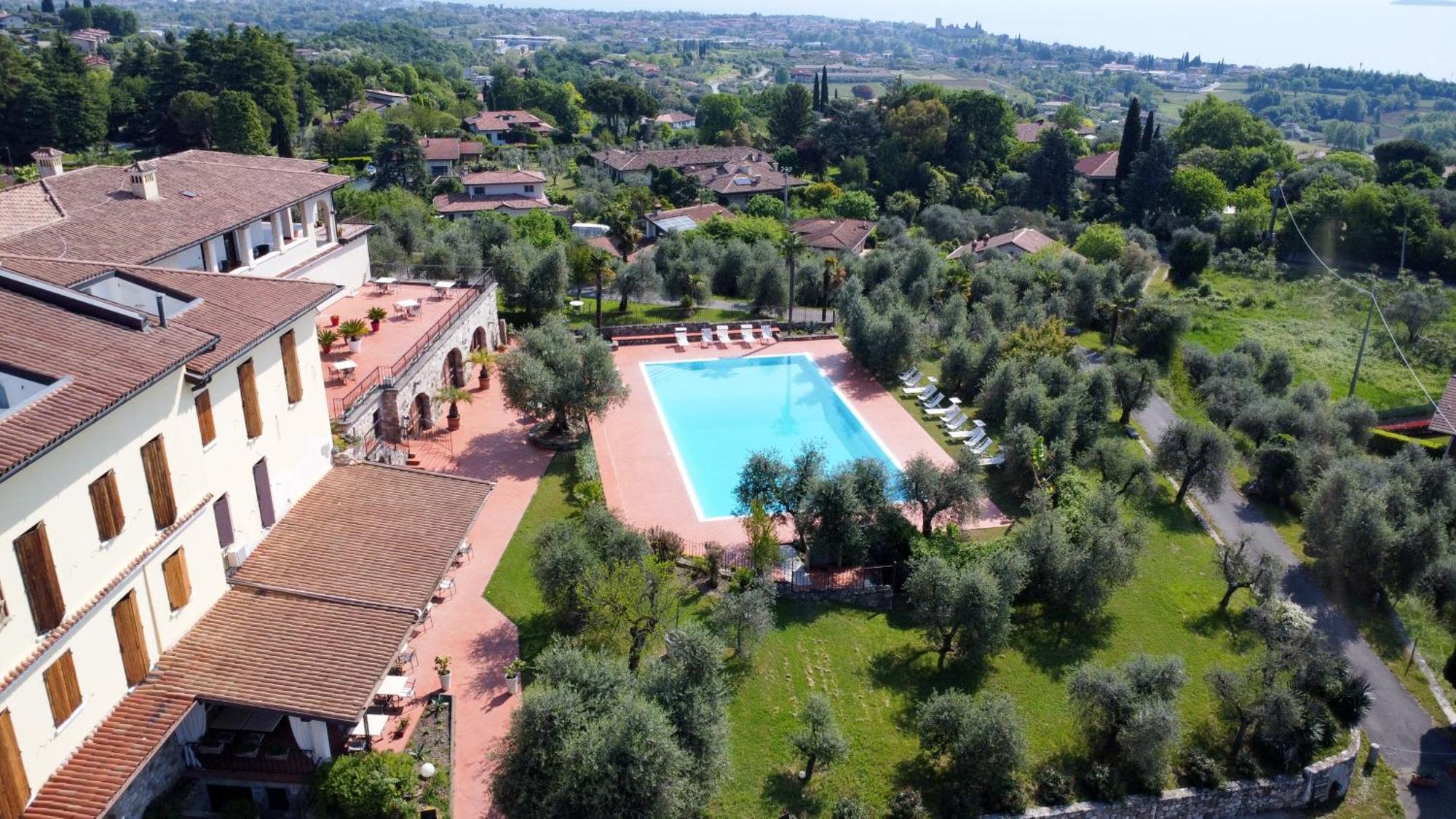 San Rocco Relais Aparthotel Soiano Del Lago Exterior photo