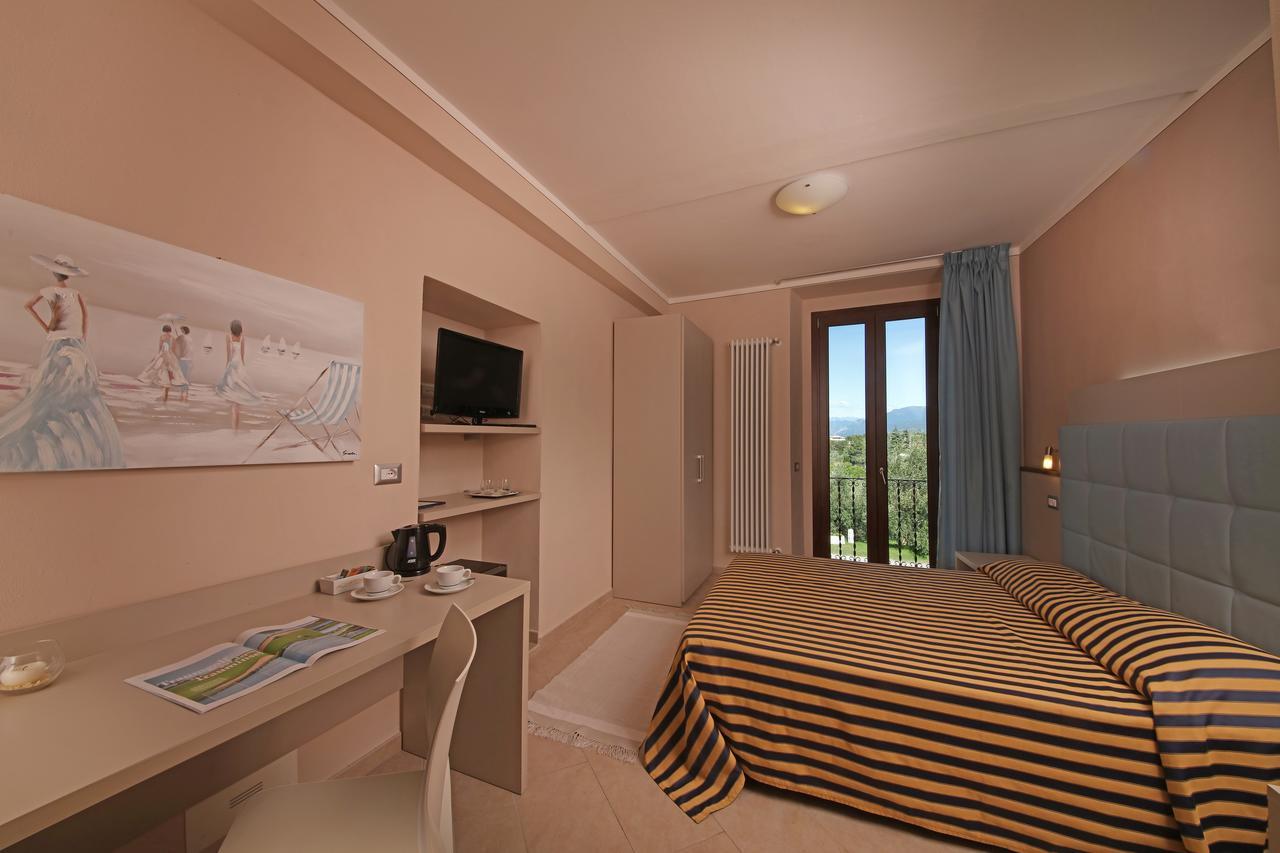 San Rocco Relais Aparthotel Soiano Del Lago Exterior photo